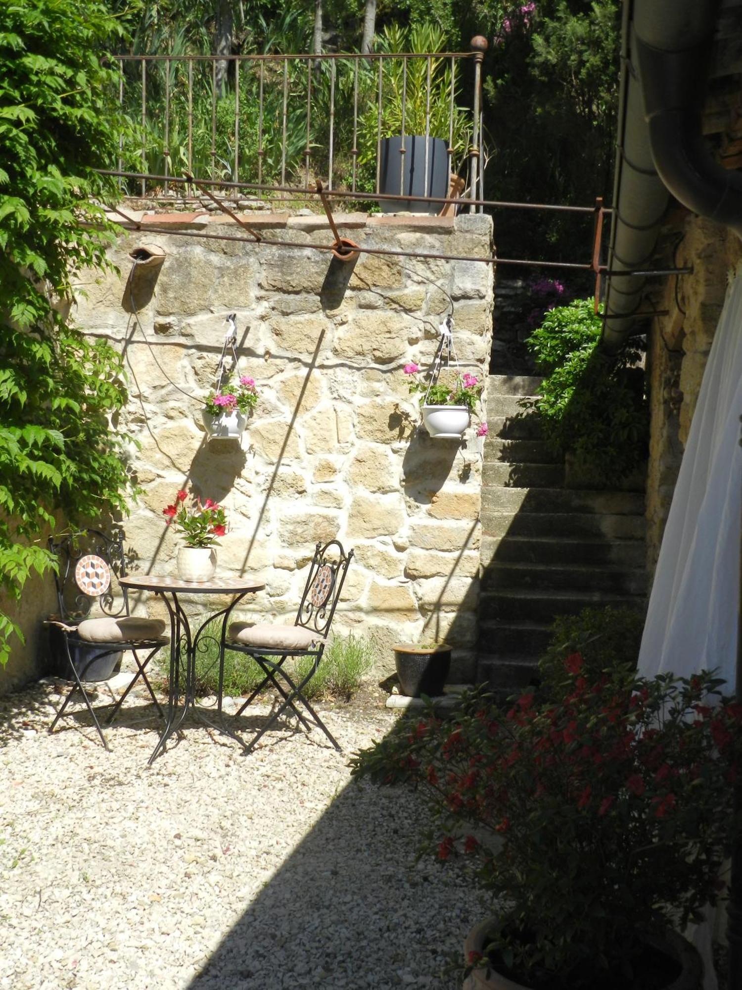 Les Acanthes Lauris Exterior photo